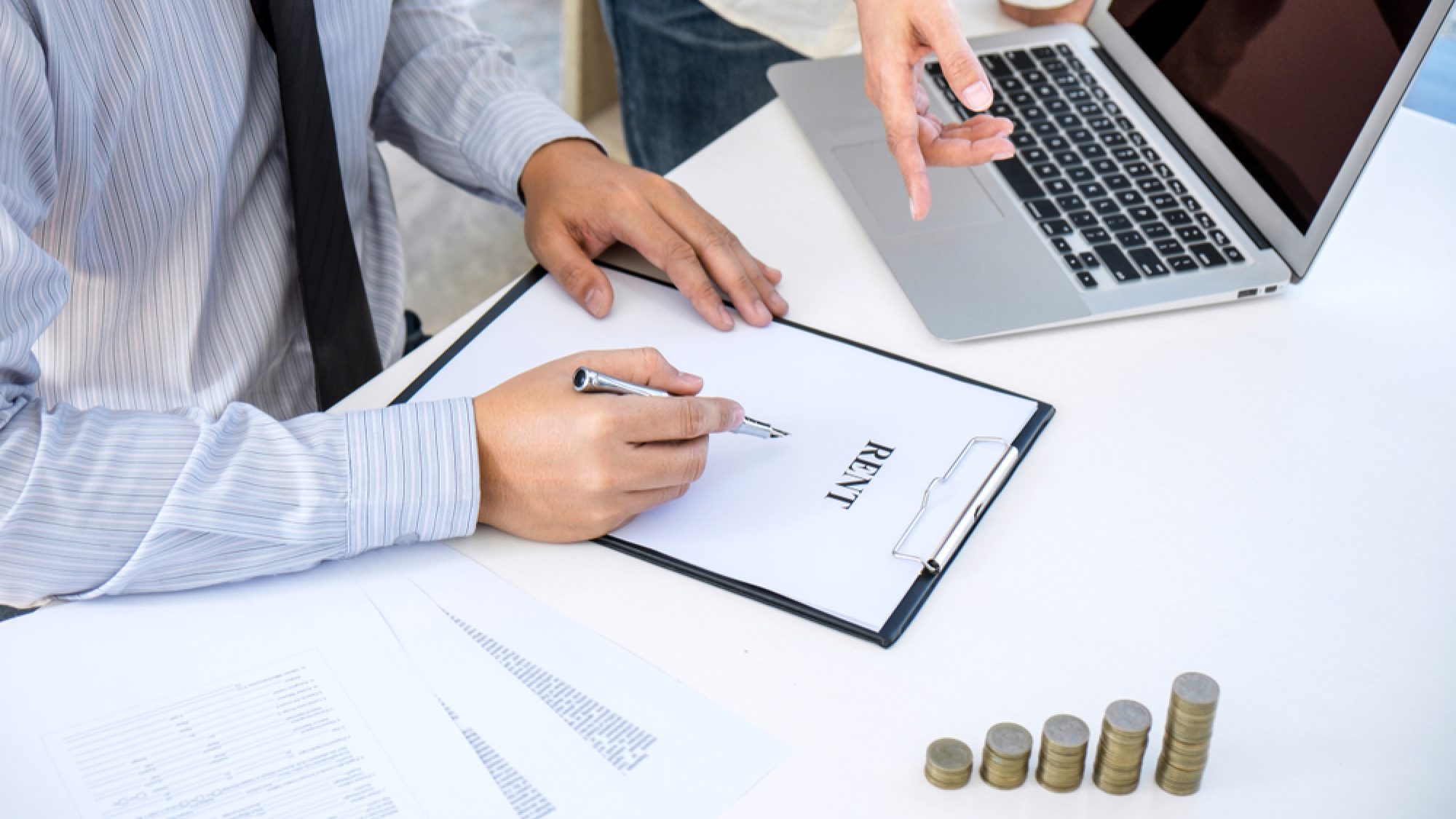 Real,Estate,Broker,Residential,Agent,Being,Analysis,And,Making,The