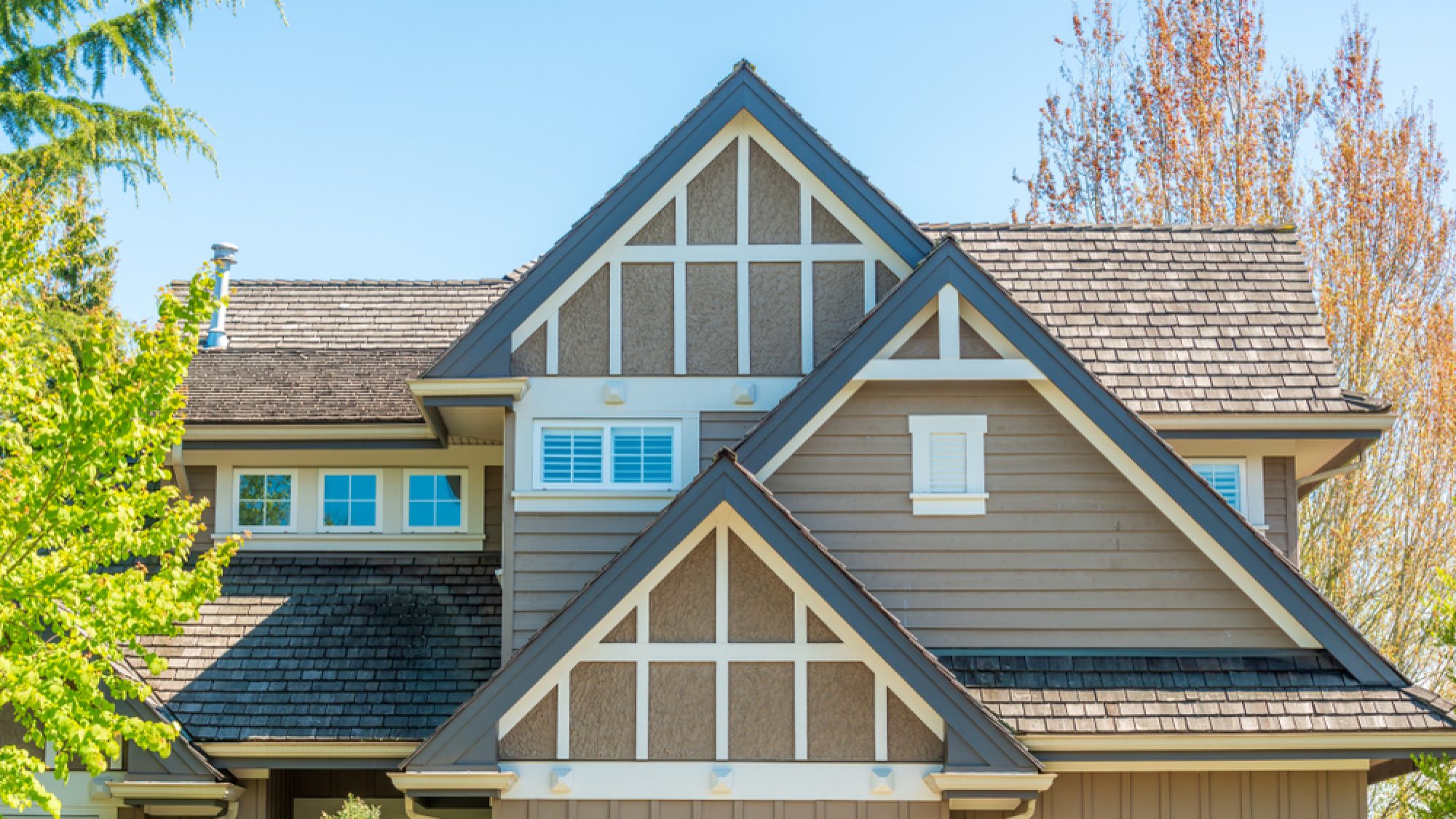 The,Top,Of,The,House,Or,Apartment,Building,With,Nice