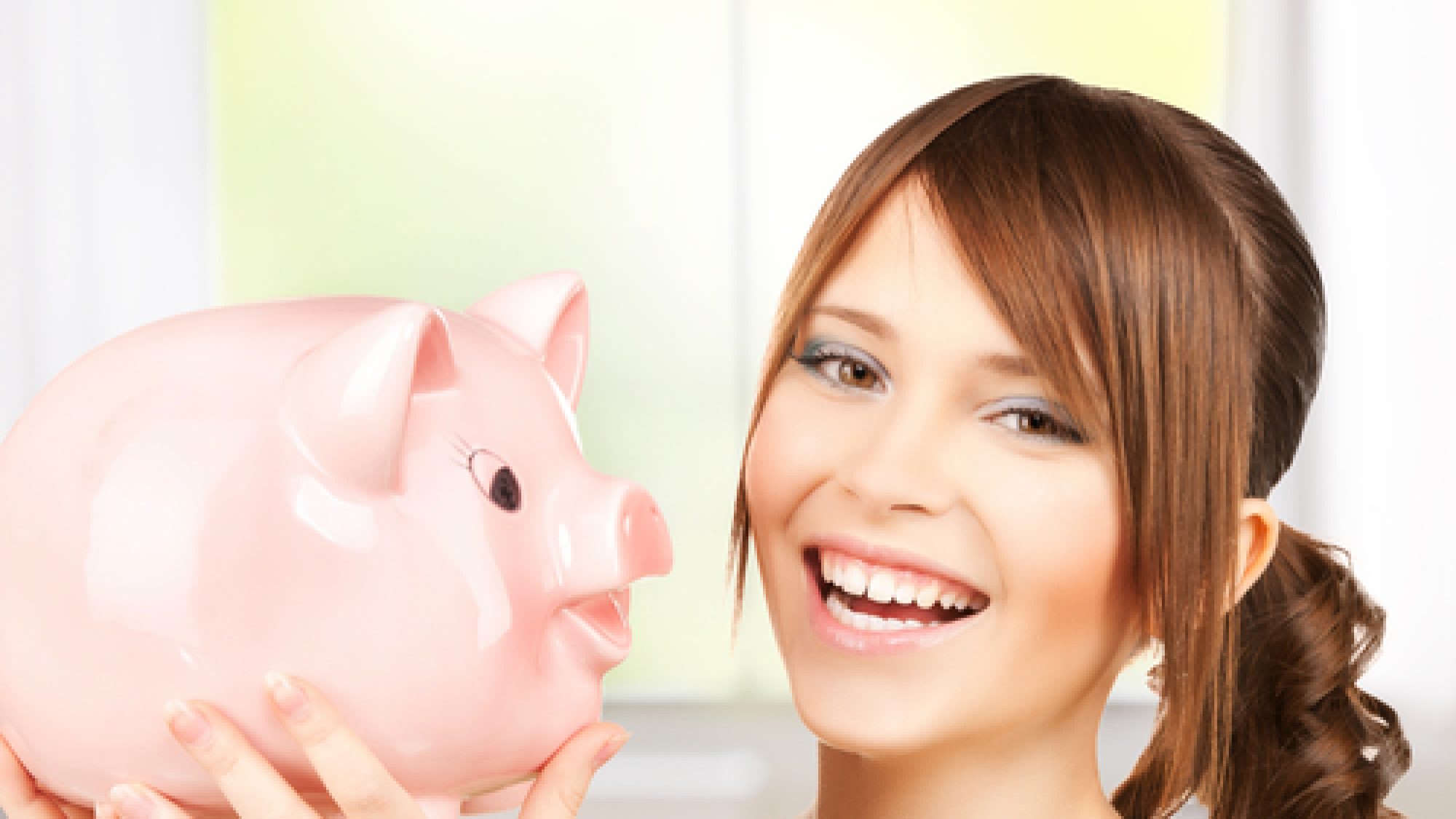 Picture,Of,Lovely,Girl,With,Big,Piggy,Bank