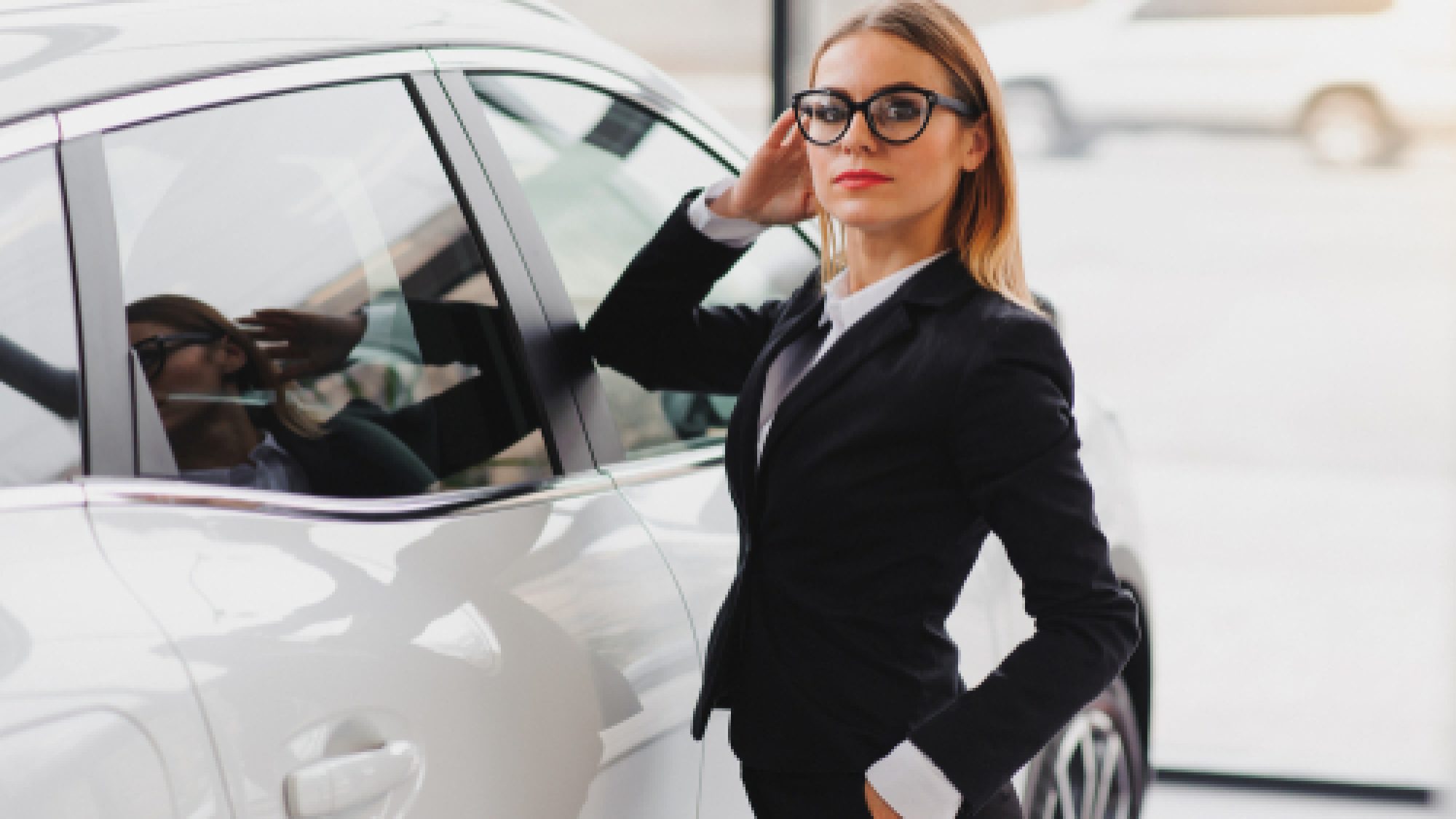 Business,Woman,In,Auto,Salon.,Concept,Of,Female,Driver
