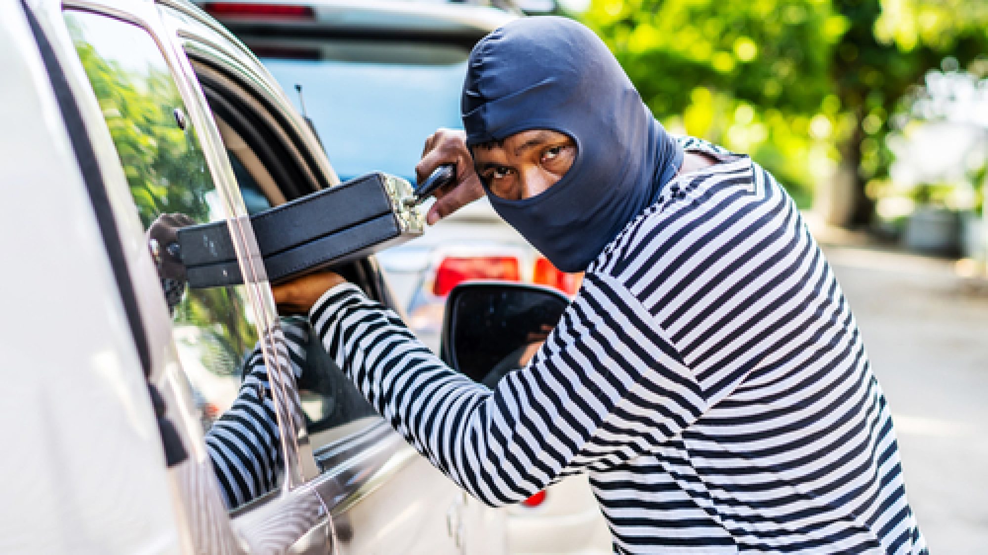 Transportation,,Crime,And,Ownership,Concept,-young,Asian,Man,Thief,Stole