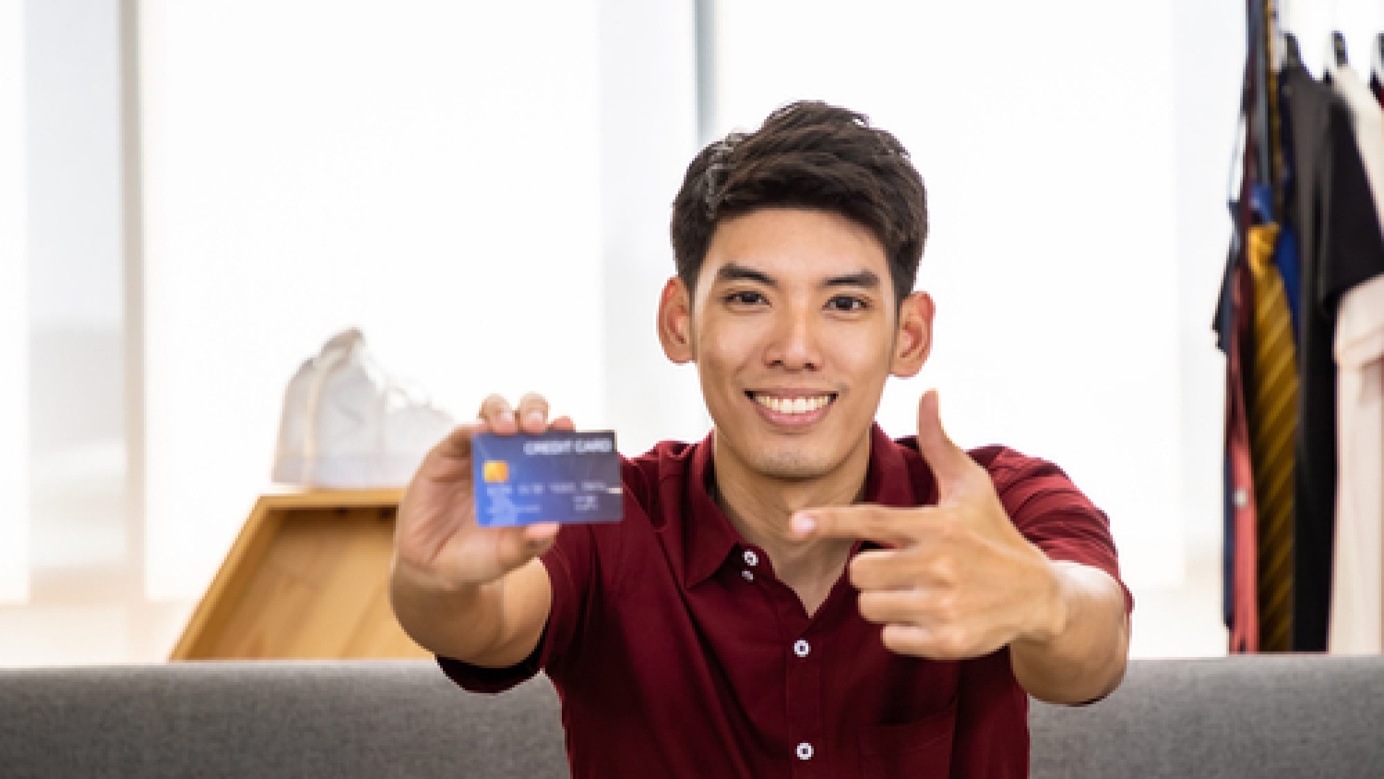 Young,Asian,Male,Online,Merchant,Blogger,Live,Video,To,Sell,