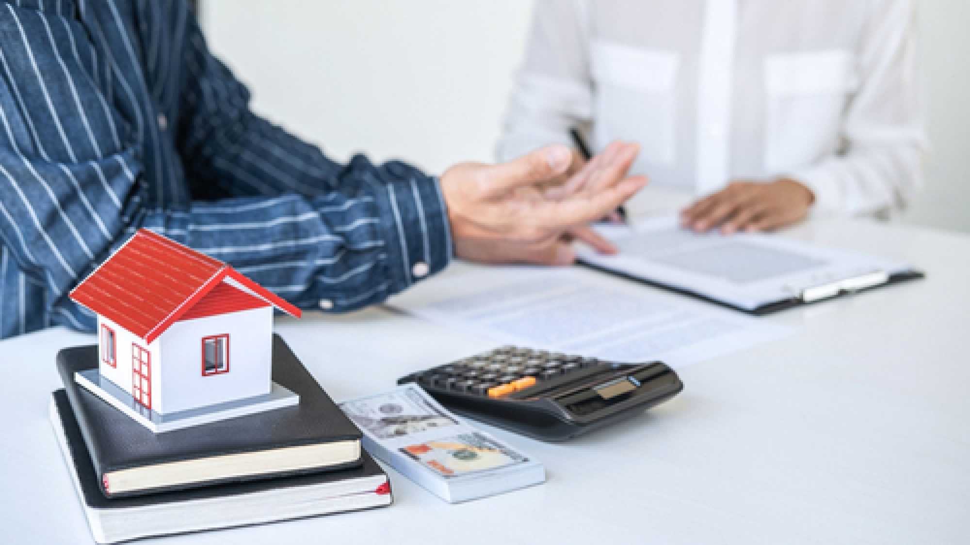 Real,Estate,Broker,Agent,Being,Analysis,And,Making,The,Decision