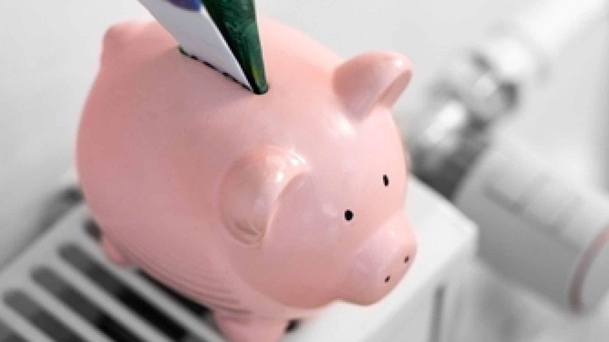 Heating,,Energy,Crisis,And,Consumption,Concept,-,Piggy,Bank,With