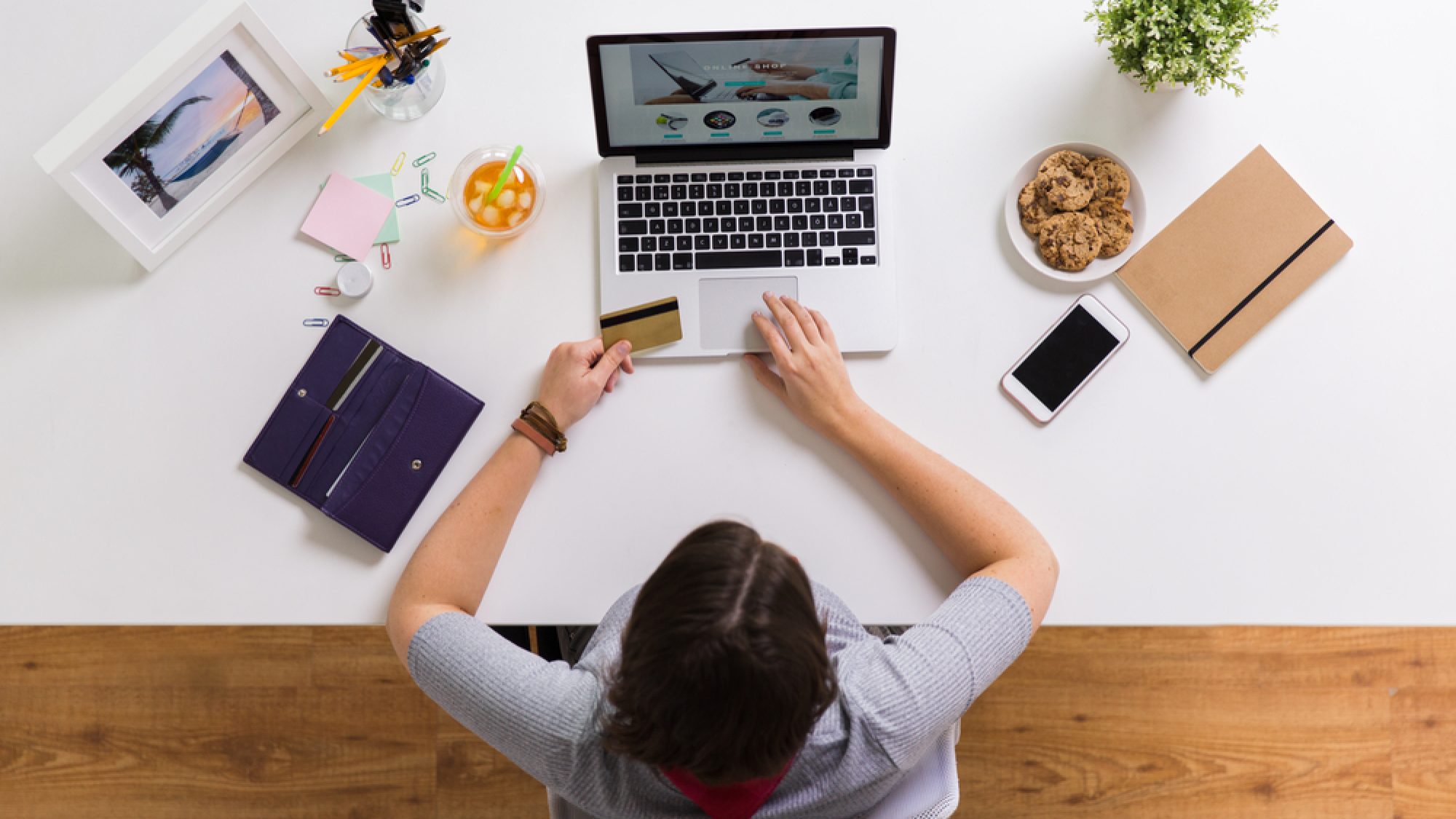 Online,Shopping,,Finances,And,Technology,Concept,-,Woman,With,Laptop